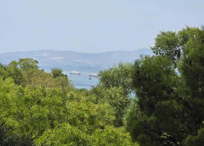 Blue Sea View Split